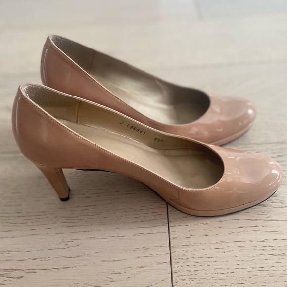 Stuart Weitzman Nude Patent Platform Pumps 8.5 Comfortable Heels - Picture 6 of 10